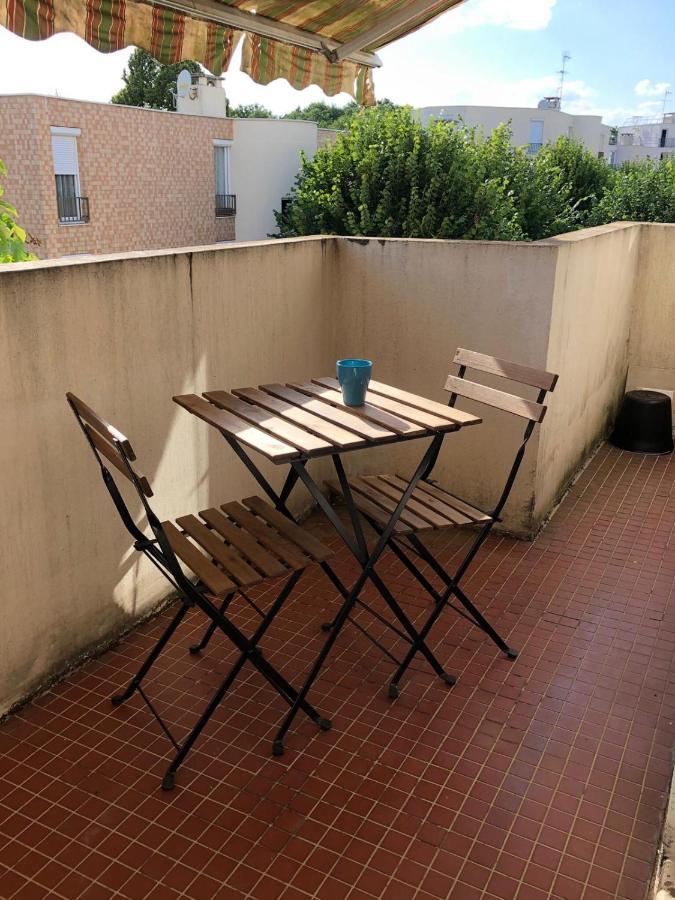 Chambre Paisible Tout Confort Acomodação com café da manhã Courcouronnes Exterior foto